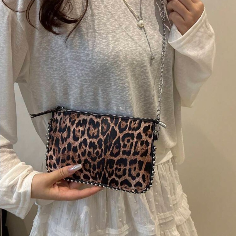 Leopard Print Chain Shoulder Bag - Picture 3 of 6